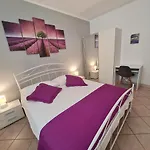 En Apartament *