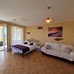 En