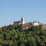 En Apartament *
