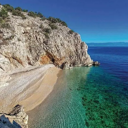 En Διαμέρισμα *